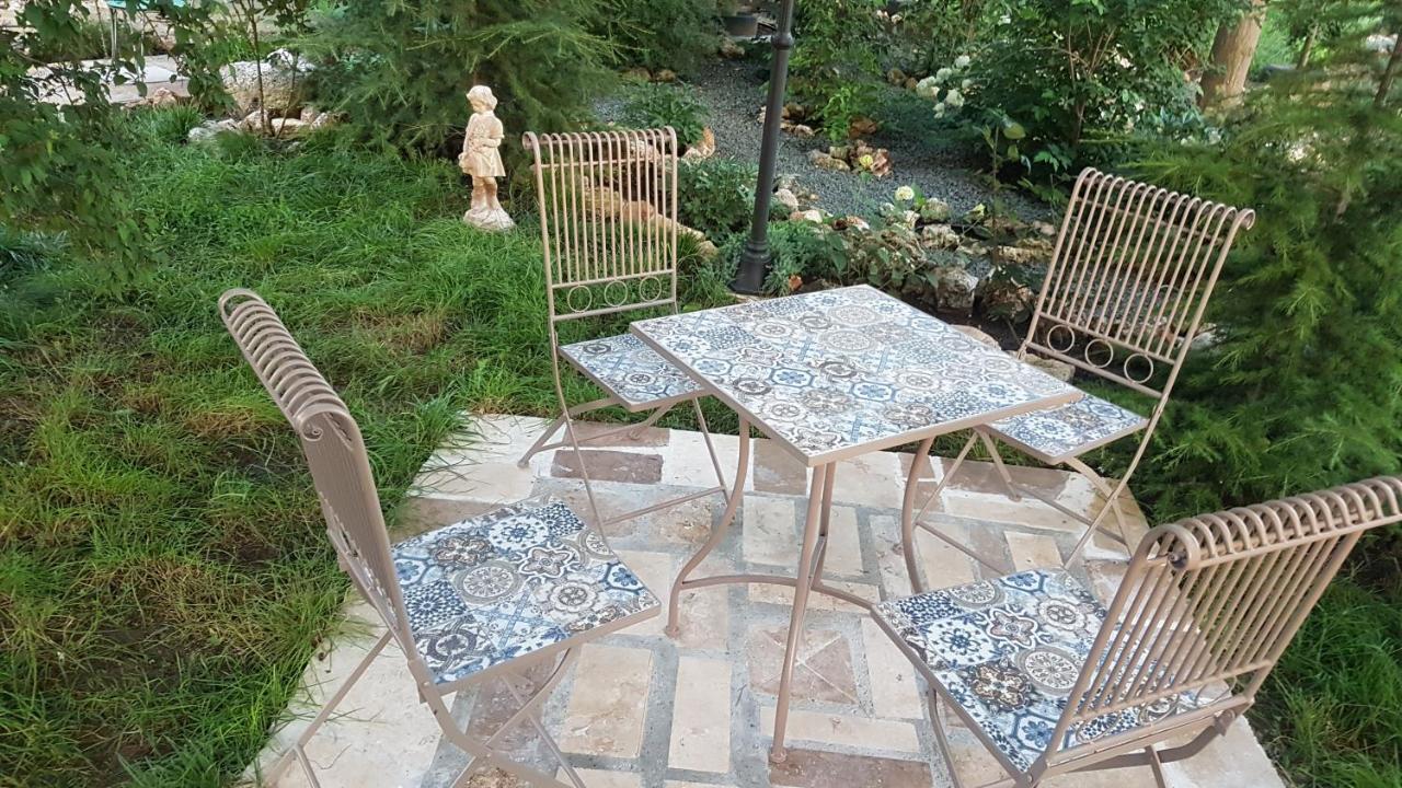 Casa Magnolia Hotel Douăzeci şi Trei August Kültér fotó